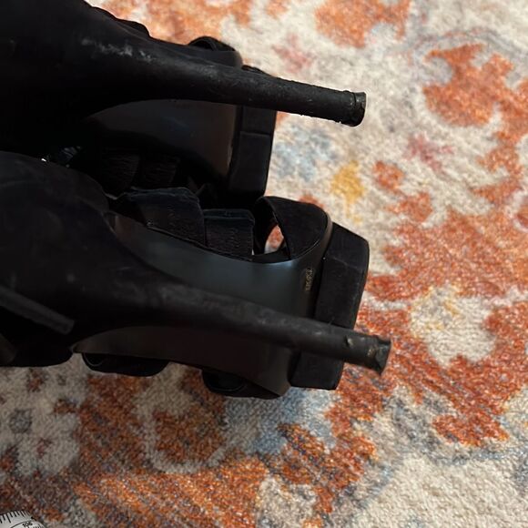 BCBG generation Black Heels  - Picture 5 of 6